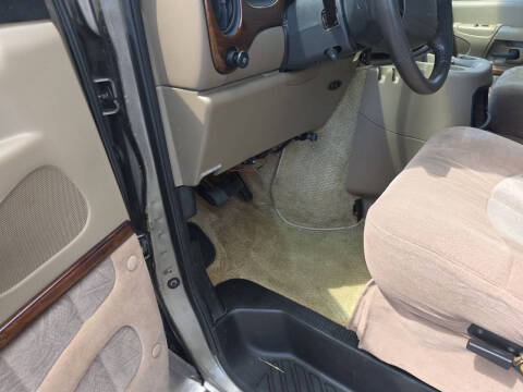 2003 Ford E-Series E-250 SD