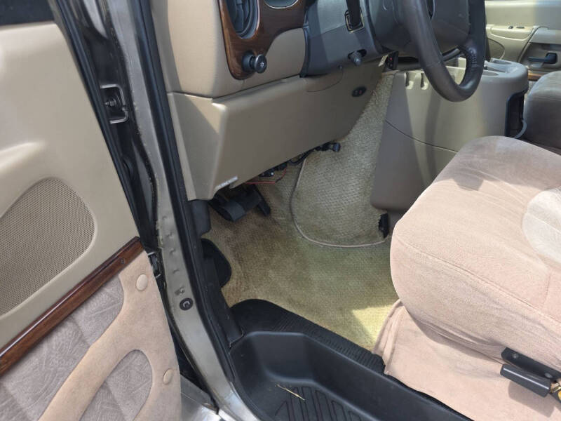 2003 Ford E-Series E-250 SD