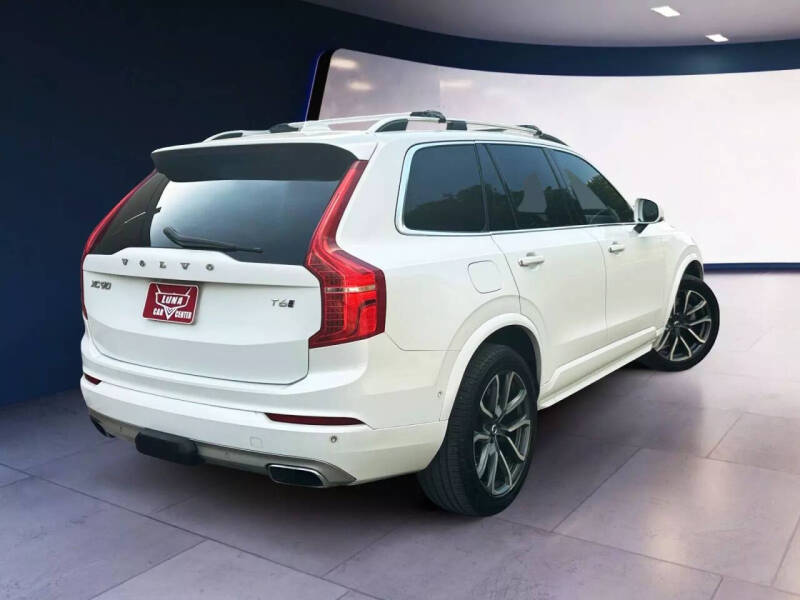 2017 Volvo XC90 T6 Momentum