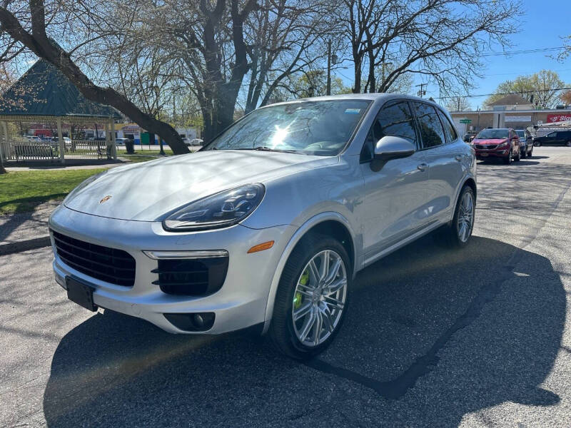 2017 Porsche Cayenne S E-Hybrid Platinum Edition