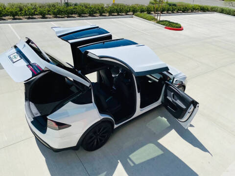 2023 Tesla Model X Standard Range