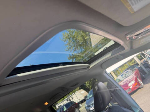 2013 Toyota Sienna SE 8-Passenger