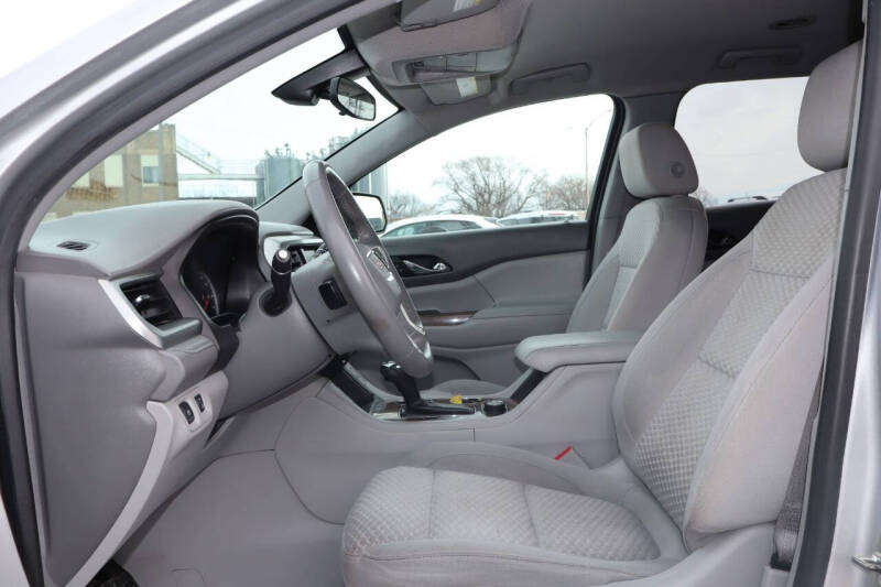 2018 GMC Acadia SLE-2