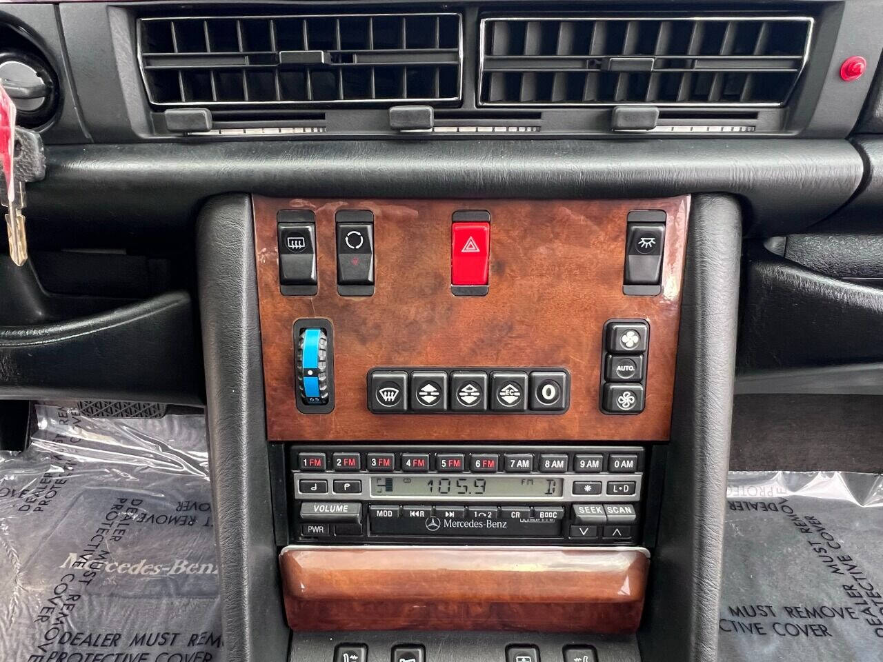 1991 Mercedes-Benz 560-Class  - $11,900