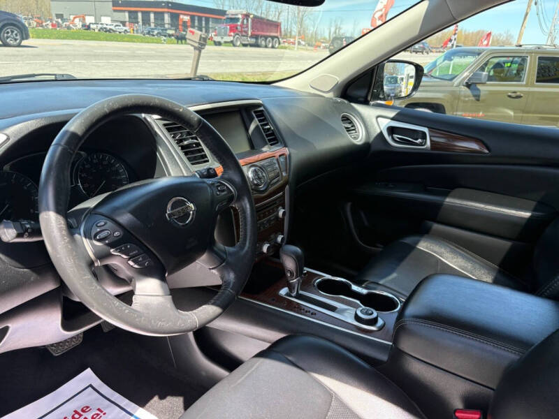 2017 Nissan Pathfinder Platinum