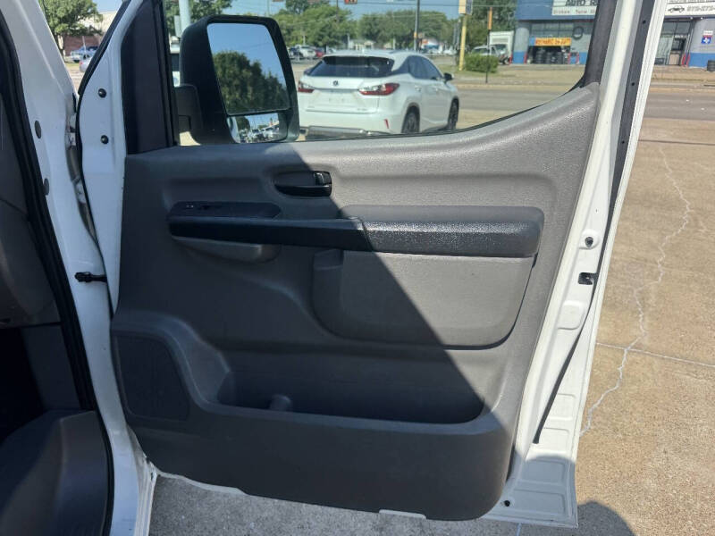 2017 Nissan NV 2500 HD S
