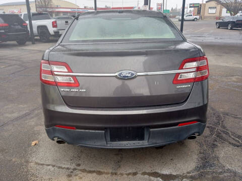 2015 Ford Taurus SE