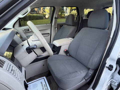 2011 Ford Escape XLS