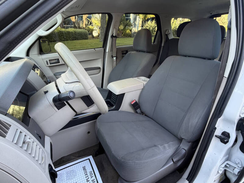 2011 Ford Escape XLS