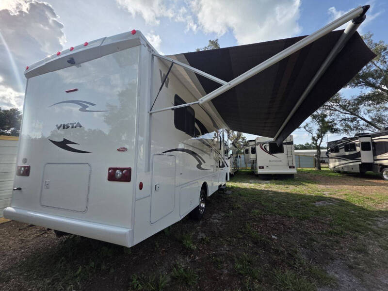 2013 Winnebago Vista