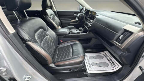 2022 Nissan Pathfinder Platinum