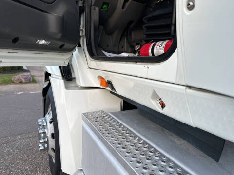 2021 International RH613