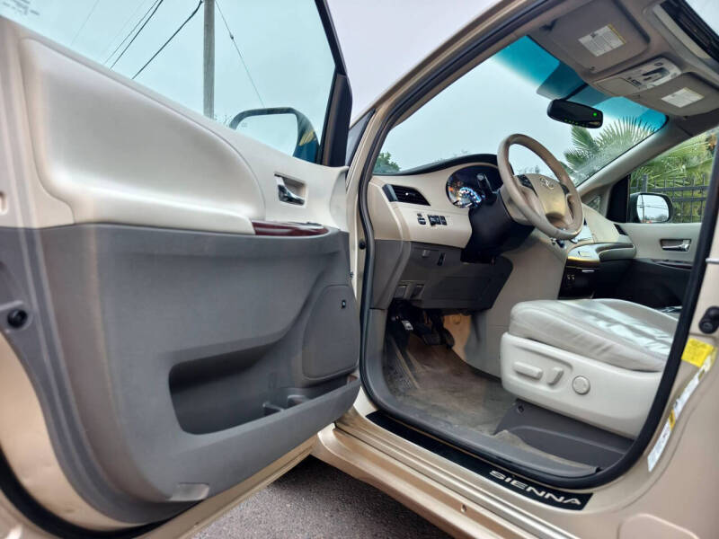 2011 Toyota Sienna