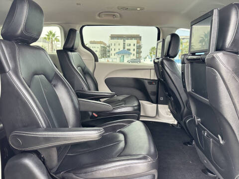 2022 Chrysler Pacifica Hybrid Touring L