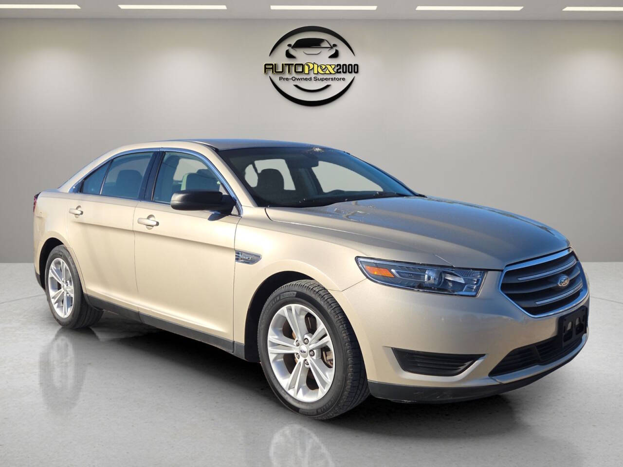 Gold 2018 Ford Taurus SE SE 4dr Sedan 1