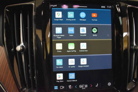 2024 Volvo XC60 B5 Plus Dark Theme