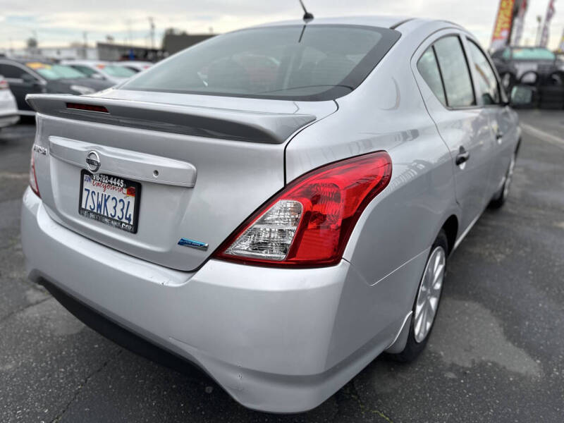 2016 Nissan Versa 1.6 S Plus