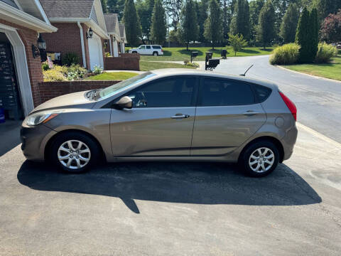 2013 Hyundai Accent for sale at Knoxville Wholesale in Knoxville TN