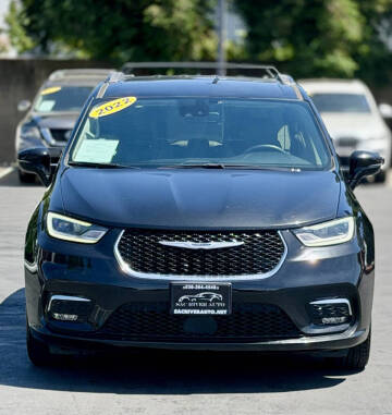 2022 Chrysler Pacifica Touring L