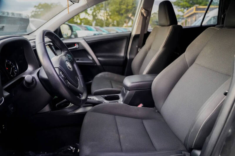 2017 Toyota RAV4 XLE