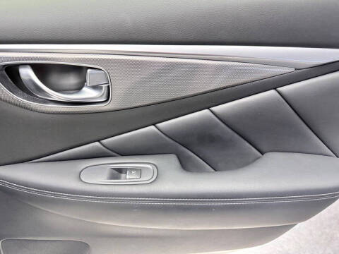 2015 Infiniti Q50