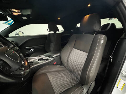 2021 Dodge Challenger SXT