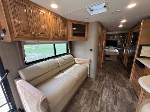 2016 Thor Motor Coach Palazzo 33.2 1 Owner!
