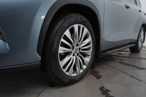 2024 Toyota Highlander Platinum