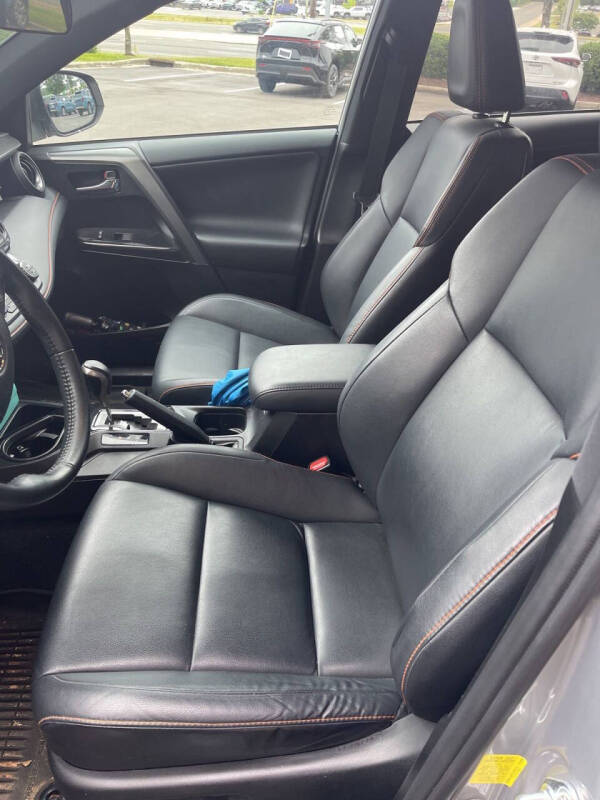 2017 Toyota RAV4 SE