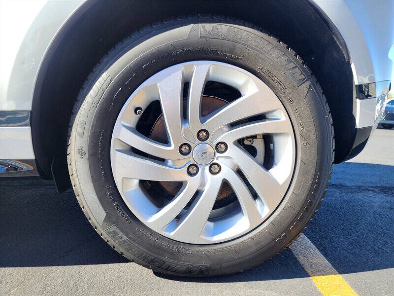 2023 Land Rover Range Rover Evoque P250 R-Dynamic S