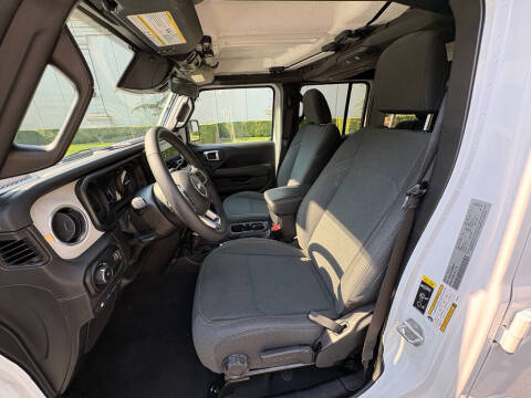 2025 Jeep Wrangler Sahara 4xe