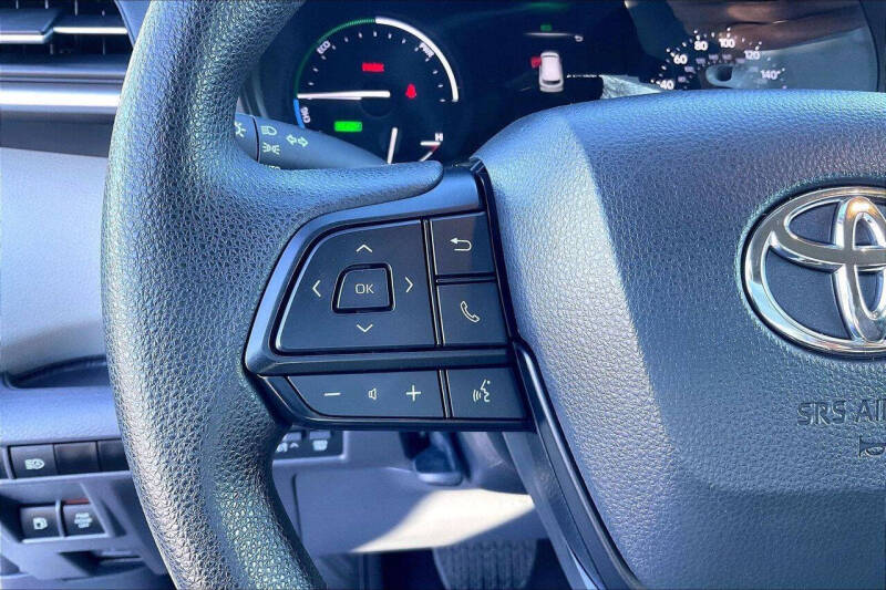 2024 Toyota Sienna LE 8-Passenger