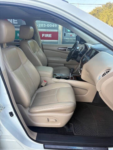 2017 Nissan Pathfinder Platinum