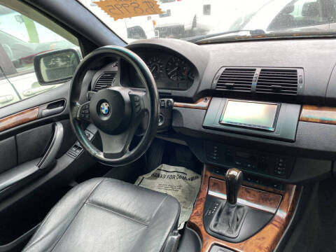 2004 BMW X5 4.4i
