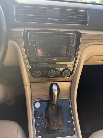 2018 Volkswagen Passat 2.0T SE