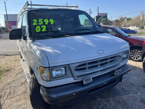 2002 Ford E-Series for sale at SCOTT HARRISON MOTOR CO in Houston TX