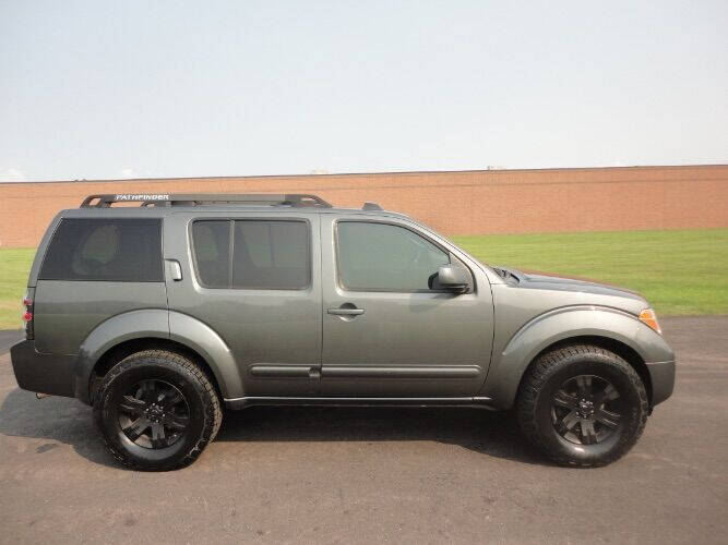 2007 Nissan Pathfinder LE