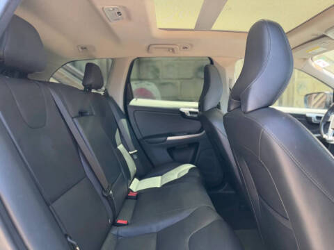 2016 Volvo XC60 T5 Drive-E Platinum