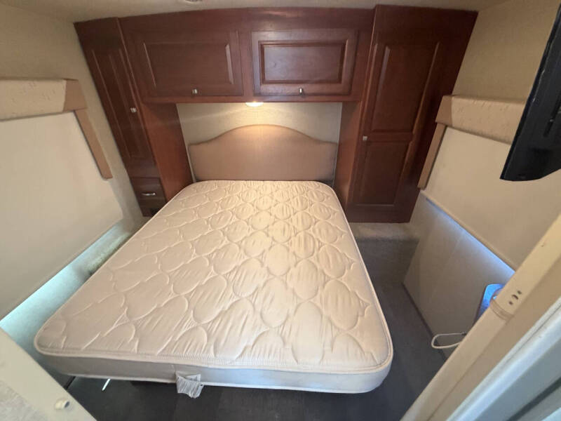 2015 Winnebago Vista