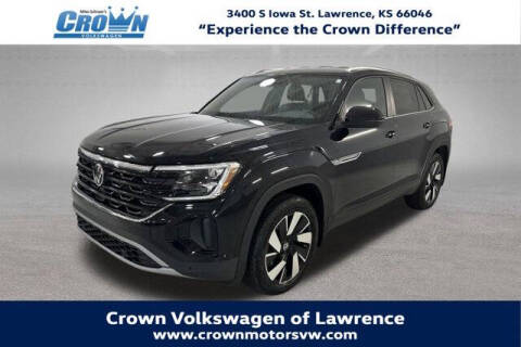 2024 Volkswagen Atlas Cross Sport for sale at Crown Automotive of Lawrence Kansas in Lawrence KS