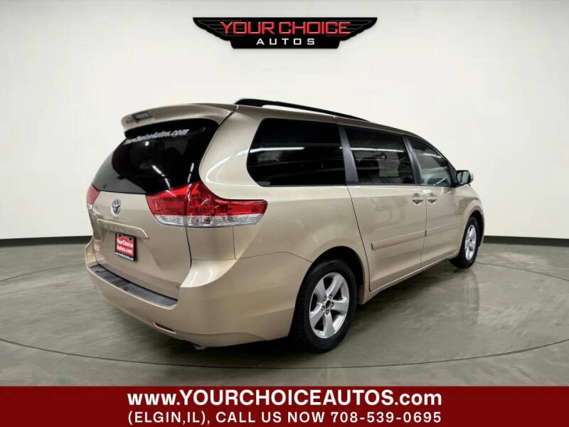 2012 Toyota Sienna LE 8-Passenger