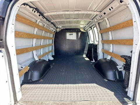 2023 GMC Savana 2500