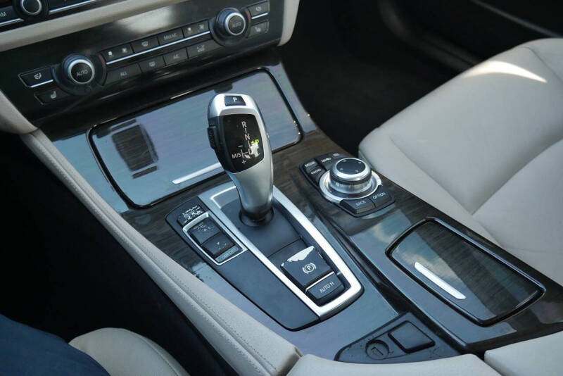 2013 BMW 5 Series 528i