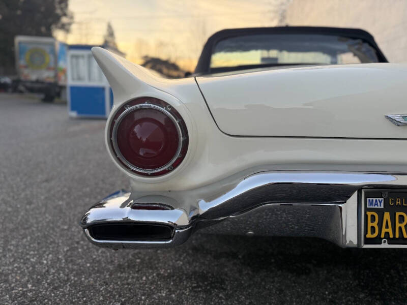 1957 Ford Thunderbird