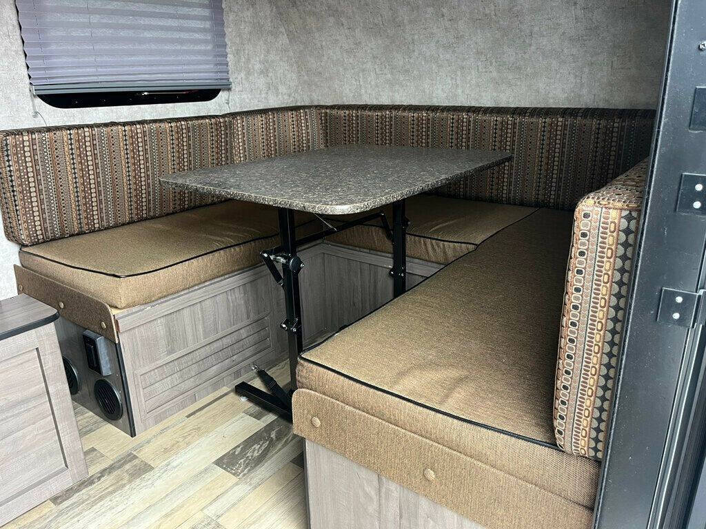 2017 Winnebago Winnie Drop WD1780 8