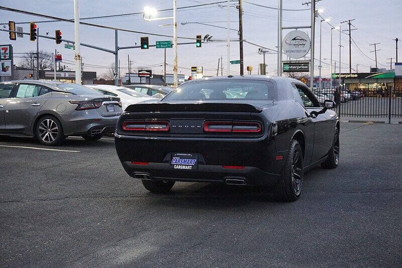 2021 Dodge Challenger SXT