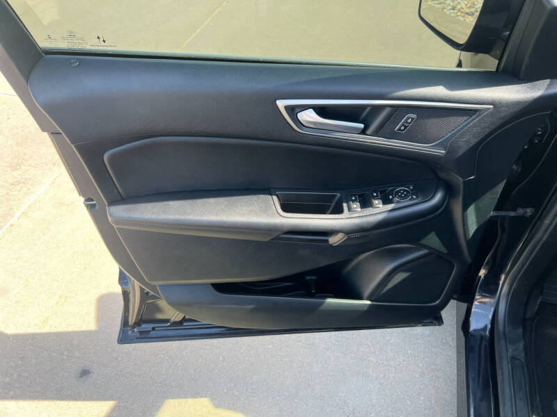 2022 Ford Edge