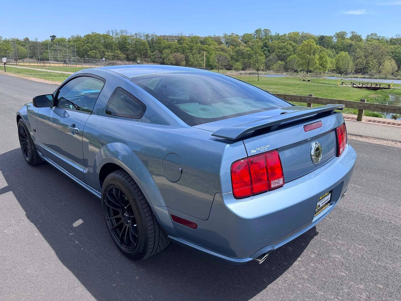 2007 Ford Mustang 36