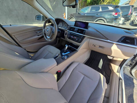 2012 BMW 3 Series 328i