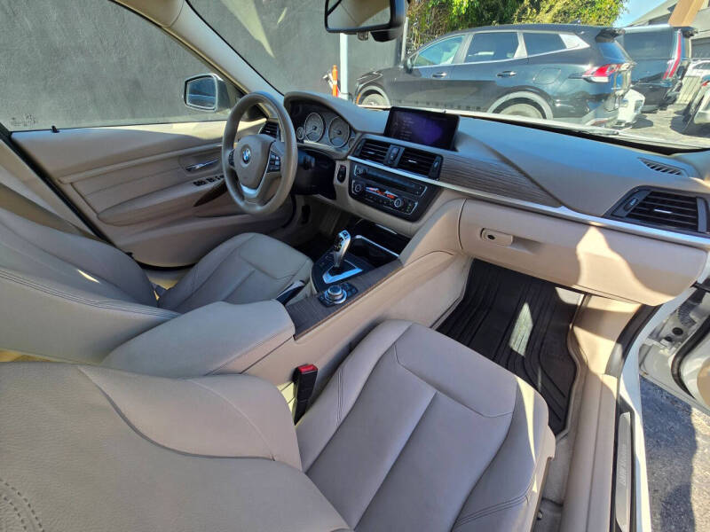 2012 BMW 3 Series 328i